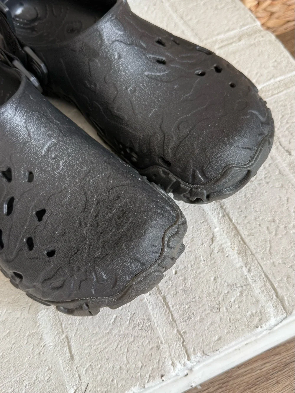 Salehe Bembury x Crocs Pollex Clog Sasquatch Black Men’s M11 207393-001